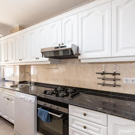 Train & - Marina - Unik Vacation Apartment