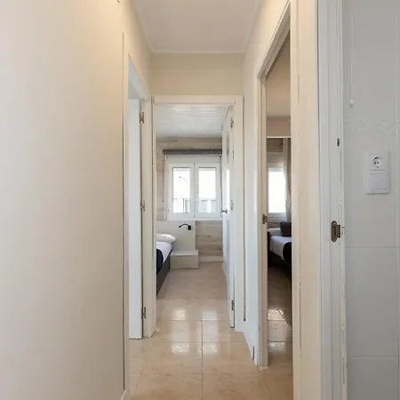 Train & - Marina - Unik Vacation Apartment