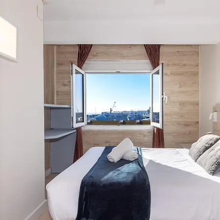 Train & - Marina - Unik Vacation Apartment