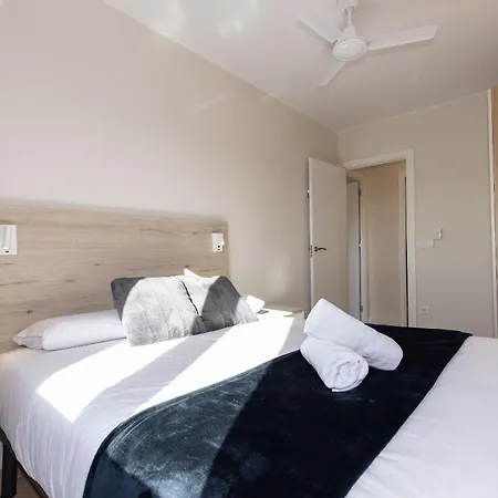 Train & - Marina - Unik Vacation Apartment