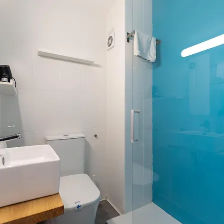 Train & - Marina - Unik Vacation Apartment Tarragona