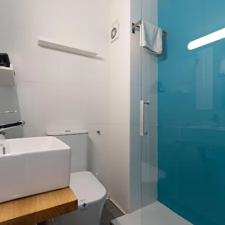 Train & - Marina - Unik Vacation Apartment Tarragona