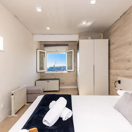Train & - Marina - Unik Vacation Apartment *