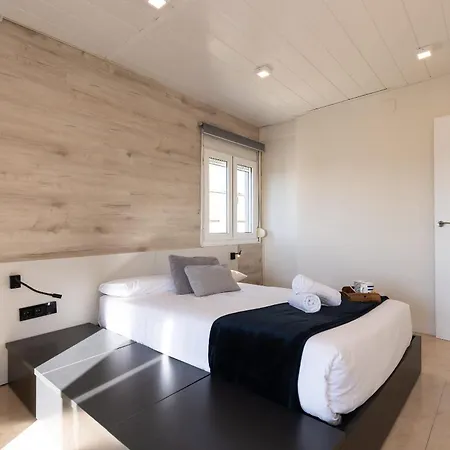 Train & - Marina - Unik Vacation Apartment Tarragona